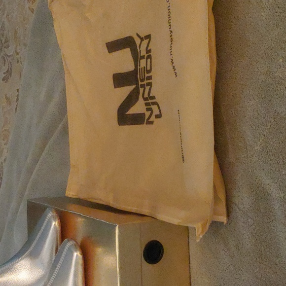 Women's boots - Picture 2 of 5